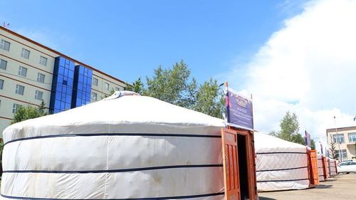 Орон гэргүй болсон 5 өрхөд гэр олголоо